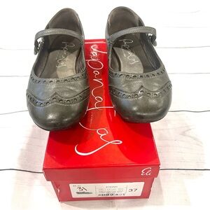 Papanatas Gray Wingtip Mary Janes